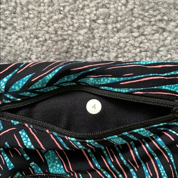 Lululemon Wunder Under palm tree leggings - Picture 5 of 5